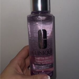 Clinique Makeup Remover - Purple